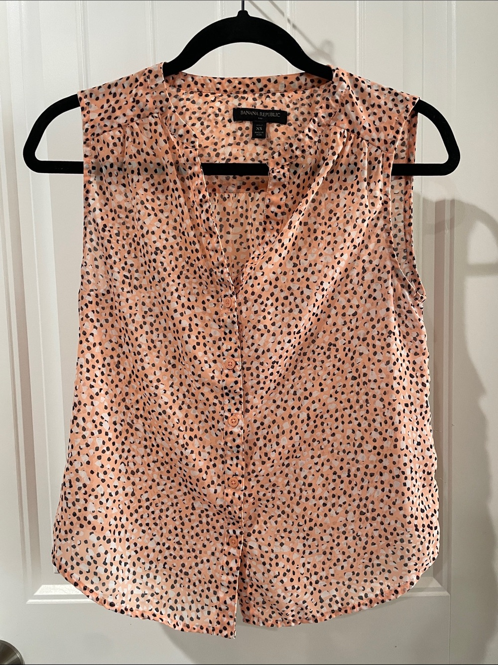 Banana Republic Factory Peach Polka Dot Sleeveless Button-Front Camisole
